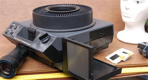 Witch slide projector